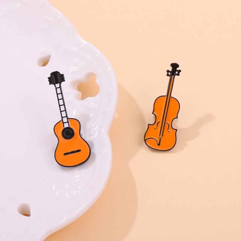 Alfileres, broches personaliza - Musical Instruments Cartoon reseña y precio