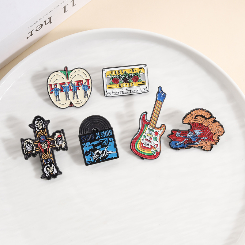 Pins de esmalte personalizados - Musical Instruments Cartoon reseña y precio
